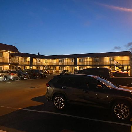 Days Inn By Wyndham Newport Or Ngoại thất bức ảnh