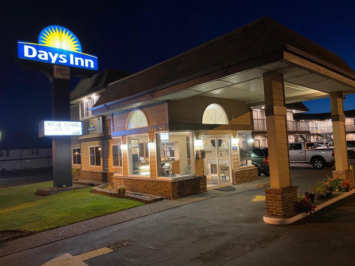 Days Inn By Wyndham Newport Or Ngoại thất bức ảnh