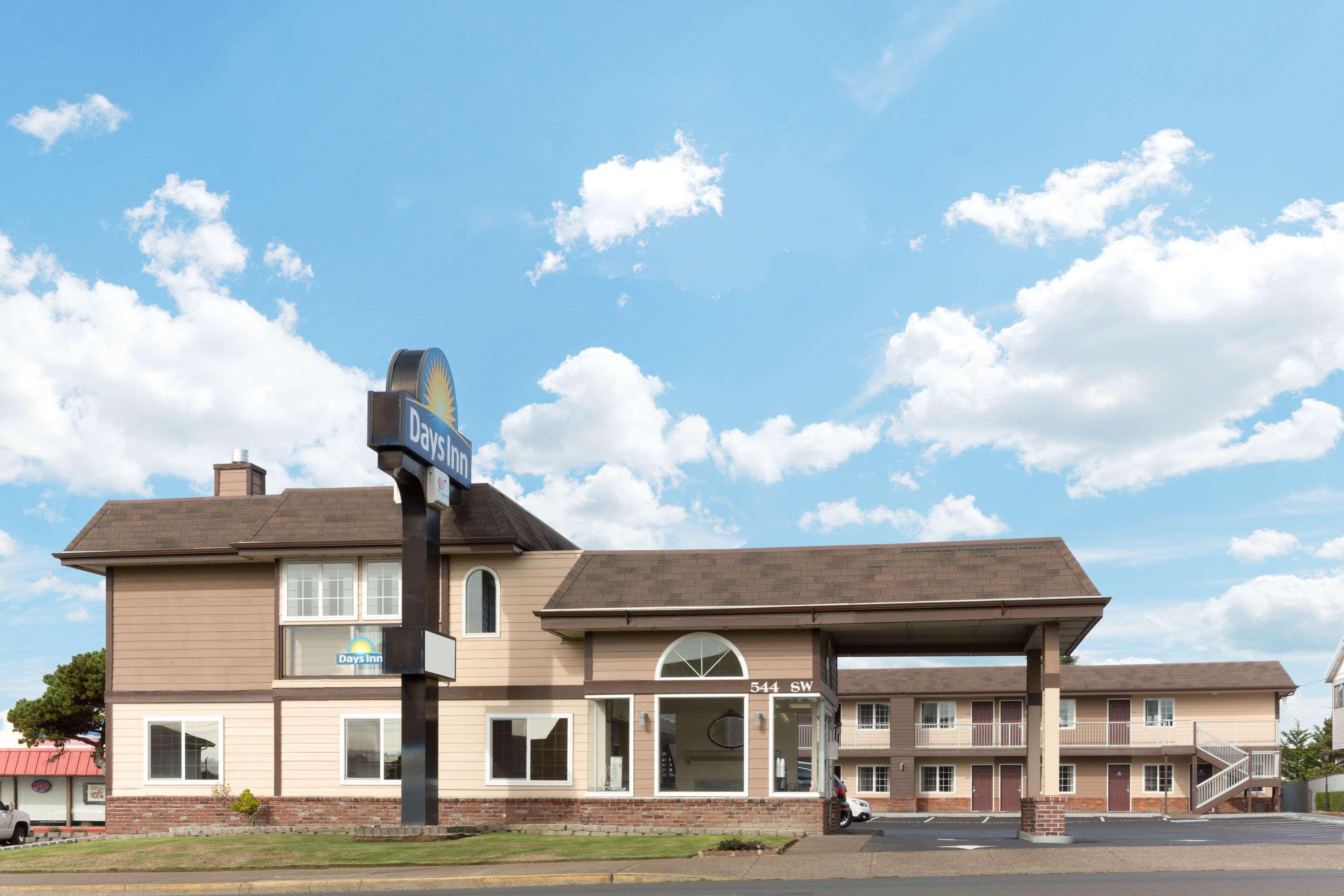 Days Inn By Wyndham Newport Or Ngoại thất bức ảnh