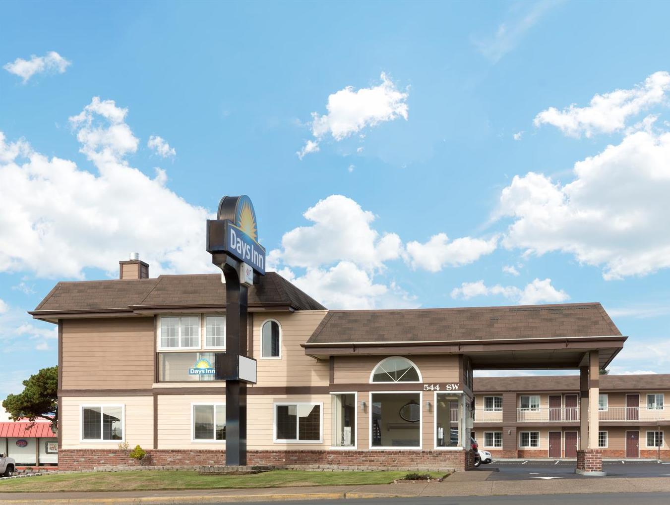 Days Inn By Wyndham Newport Or Ngoại thất bức ảnh