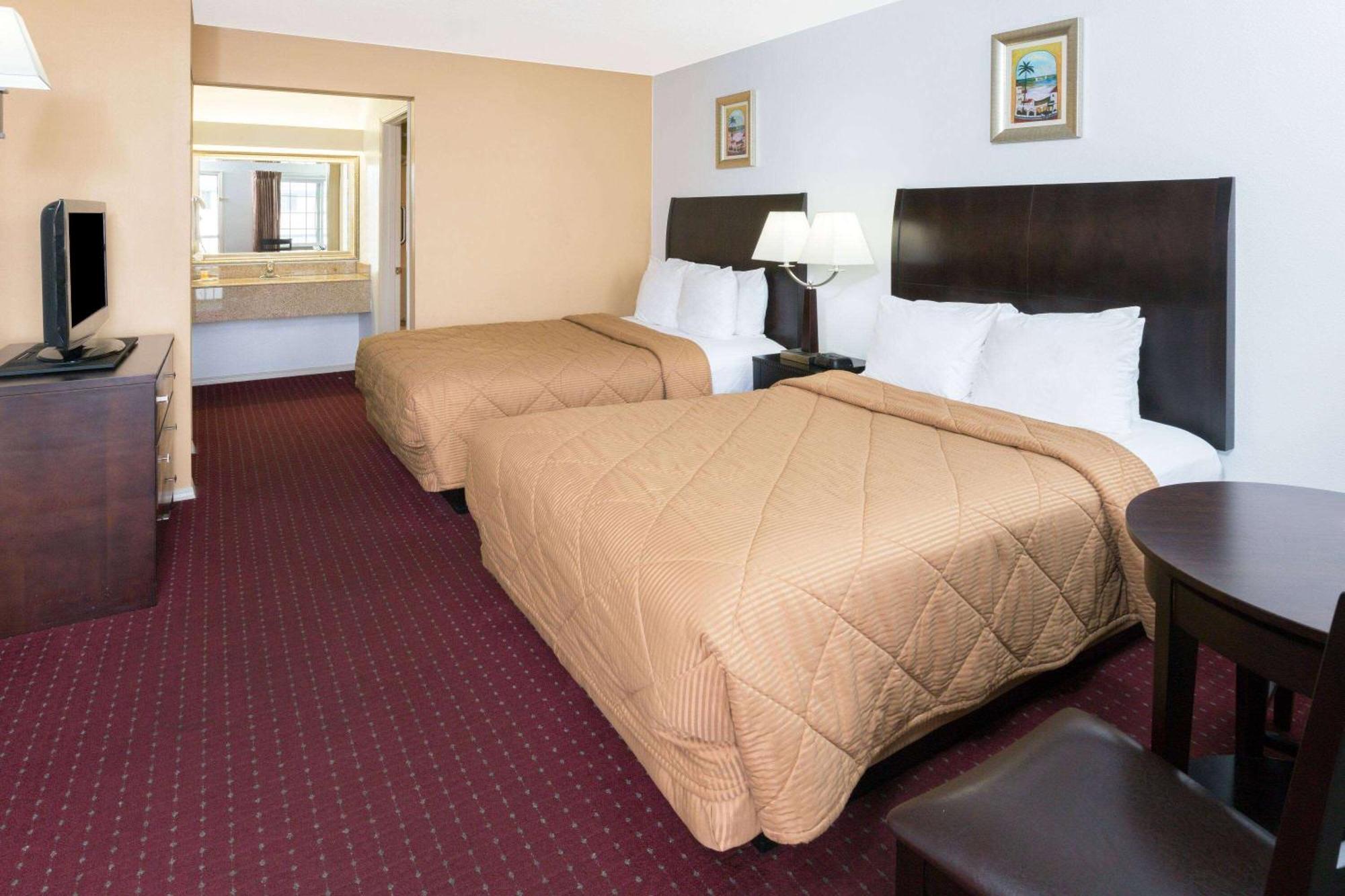 Days Inn By Wyndham Newport Or Ngoại thất bức ảnh